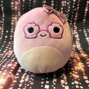 Maelle 7.5” squishmallow